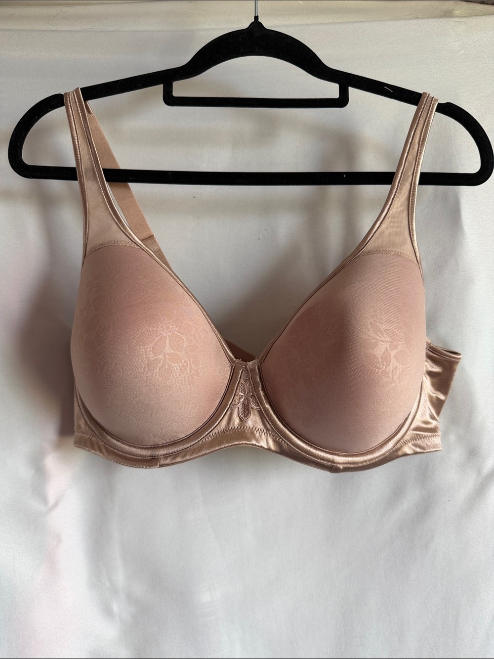 Wonderbra Nude Pink Smooth Moulded Underwire Bra
